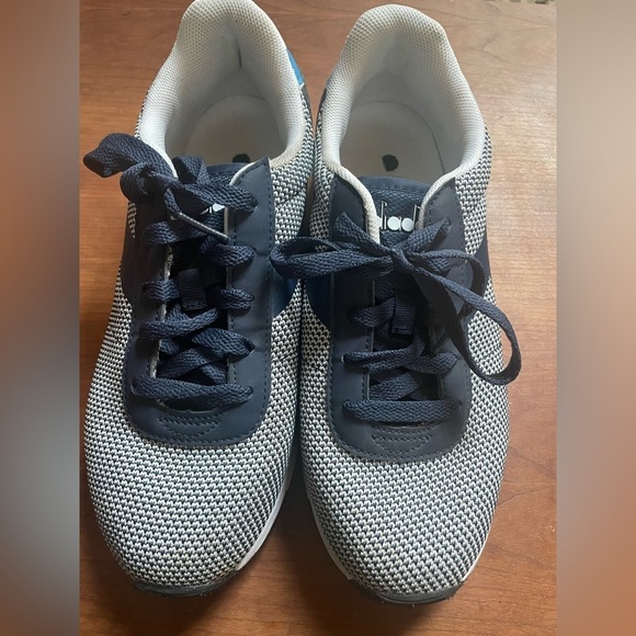 Diadora Running Shoes - Picture 2 of 12